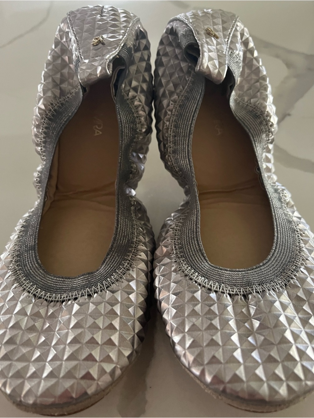 Women’s Silver Yosi Santa Textured Ballet Flatst